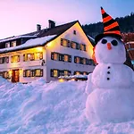 Sonne - Familotel Bregenzerwald 4* 베차우