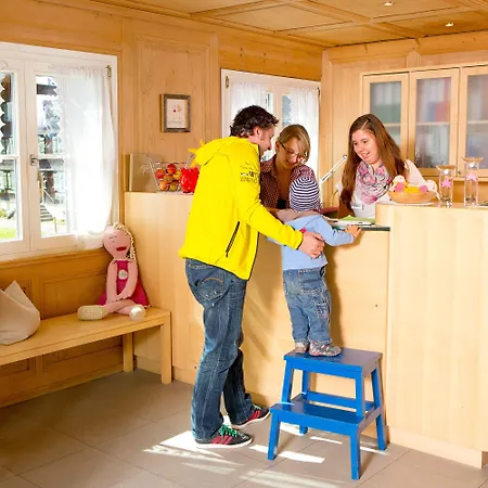 Sonne - Familien- Und Bregenzerwald 4*