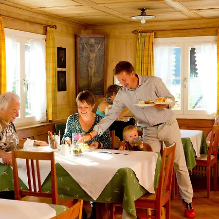Sonne - Familien- Und Bregenzerwald 4*