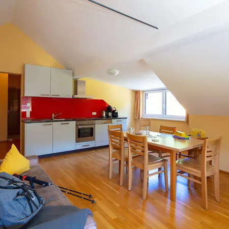 Sonne - Familien- Und Bregenzerwald 4*